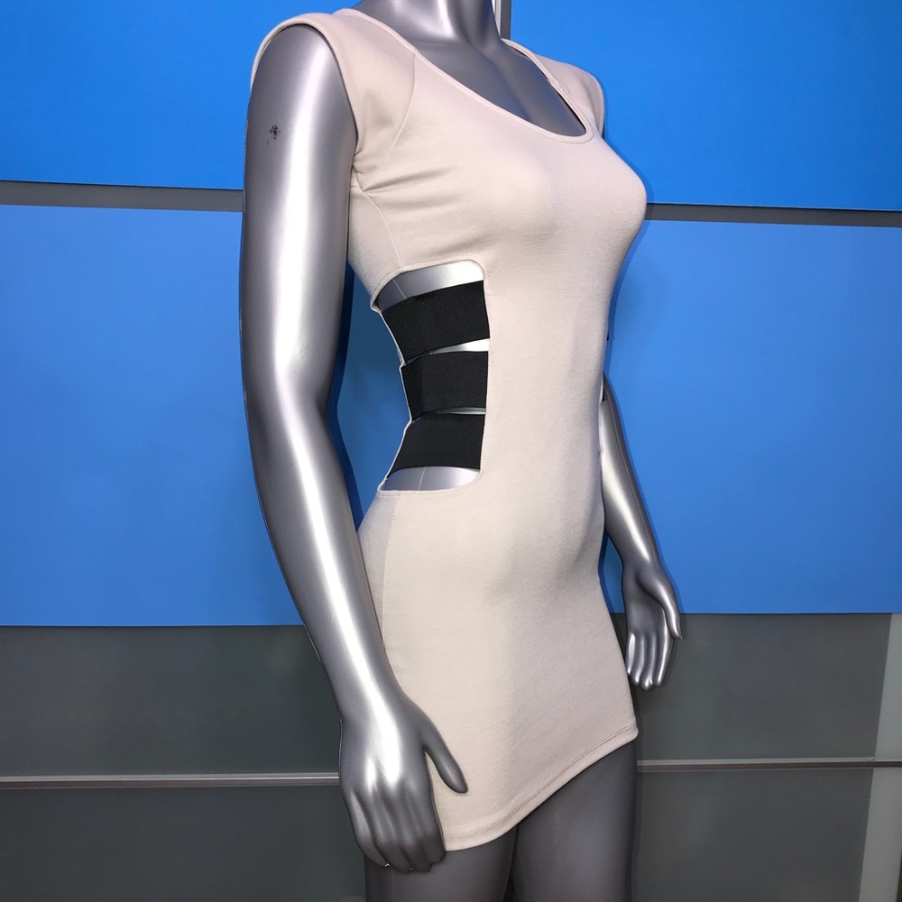 VANILLA BAY• Beige Cut out Minidress / size (M)